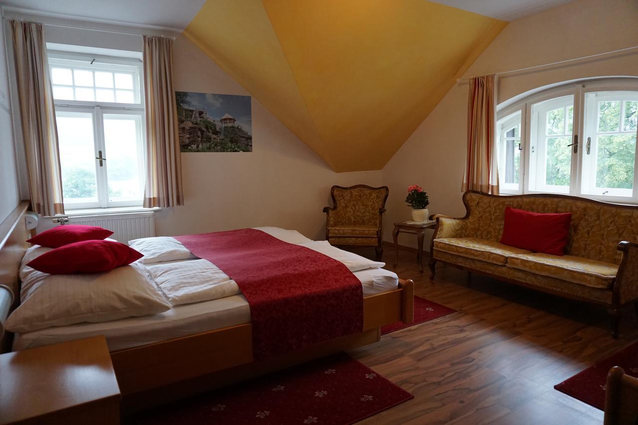 Hotel Mariandl Spitz an der Donau Buitenkant foto